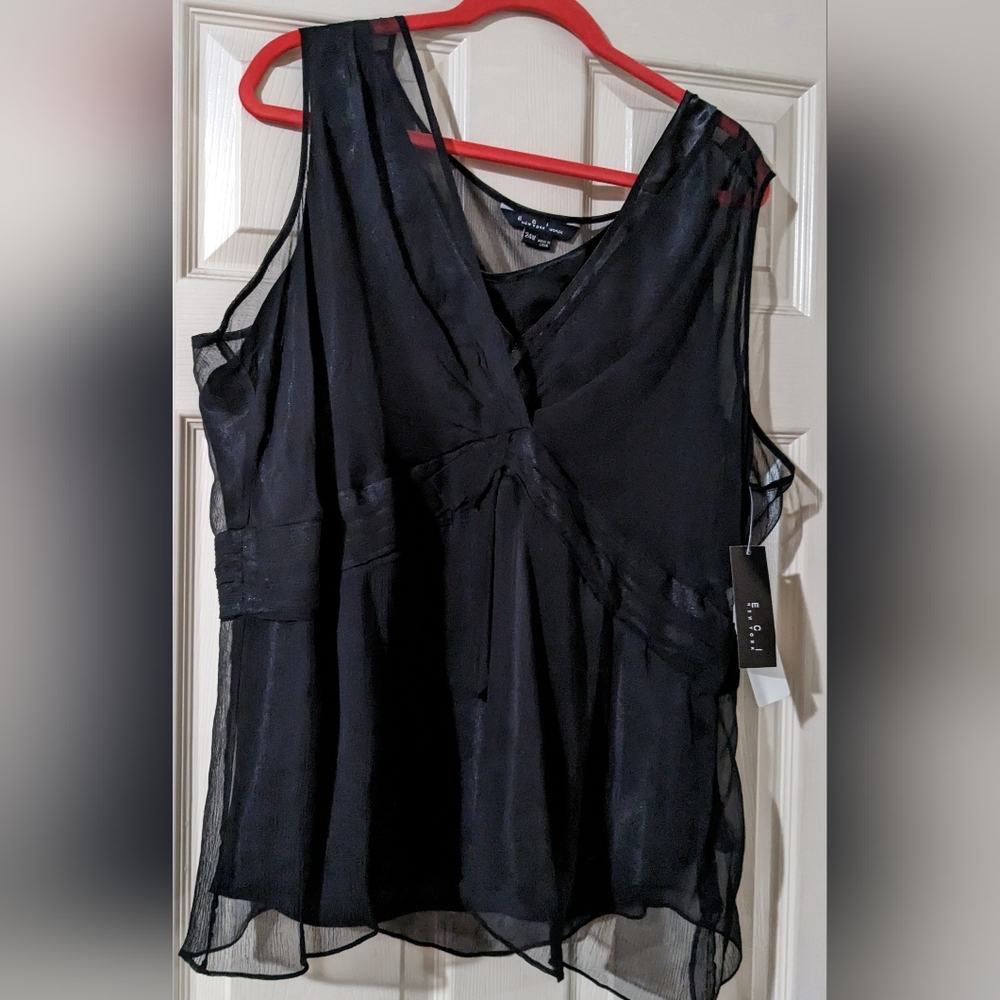 Beautiful ECI New York Top - Size 24